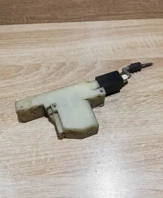 BMW 3 E30 Central locking motor 1385119