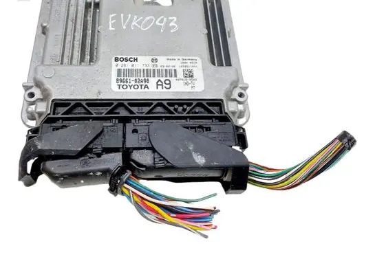 Toyota Corolla E120 E130 Engine control unit/module 0281011733 8966102A90