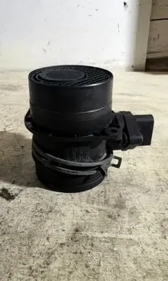 Volkswagen Touran I Mass air flow meter 074906461B 0281002461
