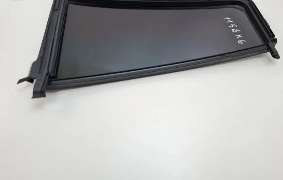 Mercedes-Benz GL X164 Front door vent window glass four-door A1647300555