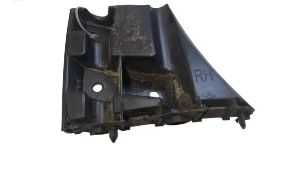 Volvo V40 Front bumper mounting bracket 31425111