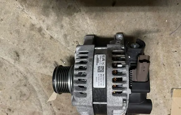Opel Mokka B Generator/alternator 9835688980