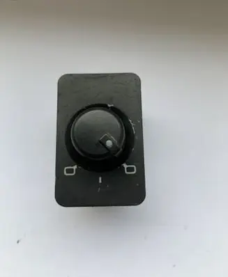 Wing mirror switch
