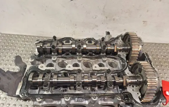 Peugeot 3008 I Engine head S25062996 9808067110