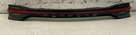 Porsche Macan (95B) Rear light center trim bar blend 95B945208L