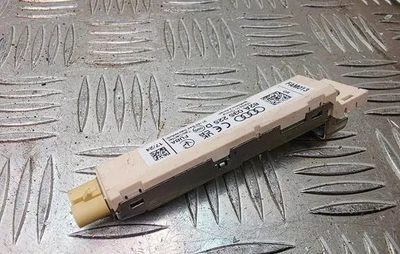 Audi A1 Aerial antenna amplifier 82A035225D