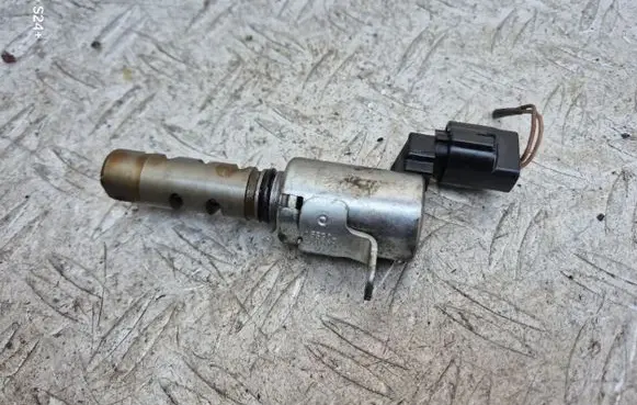 Lexus GS 300 350 430 450H Camshaft vanos timing valve 1533031020