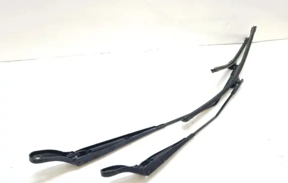 Peugeot 207 Front wiper blade arm