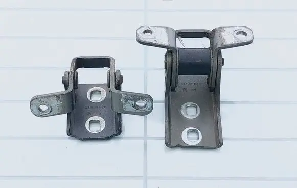 Opel Meriva B Front door upper hinge 010KSD1E 025ADN1E