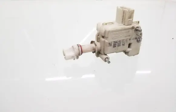 Fuel tank cap lock motor