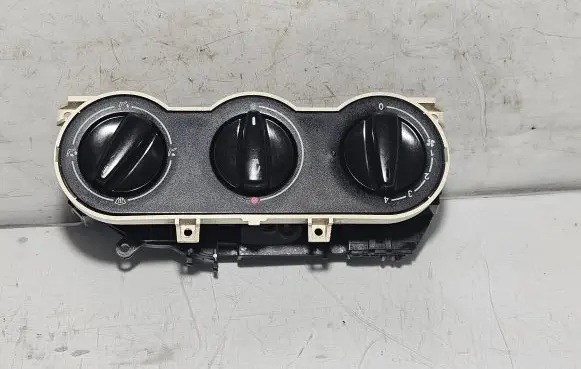 Volkswagen II LT Climate control unit F650578D