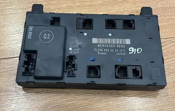 Mercedes-Benz CLK A209 C209 Door control unit/module 2098202026 353386