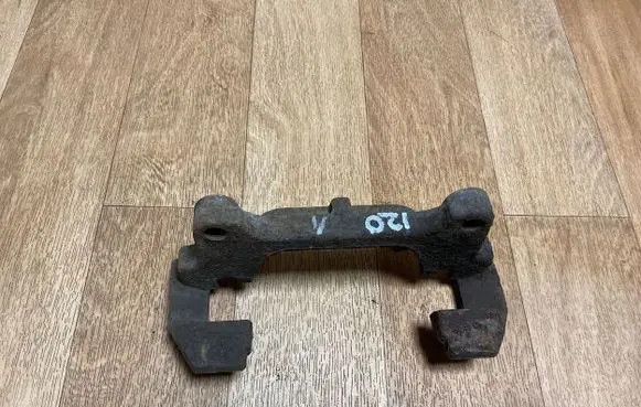 Volkswagen PASSAT B6 Front Brake Caliper Pad/Carrier 