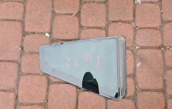 Opel Insignia B Sliding door window/glass OPLEXSZYBA40
