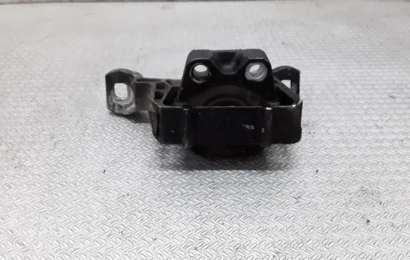 Mazda 3 I Engine mount bracket B32T39060B