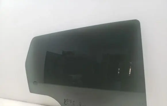Nissan Qashqai Rear door window glass 
