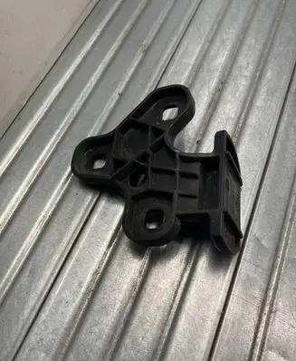 BMW 7 E38 Front bumper mounting bracket 8230514