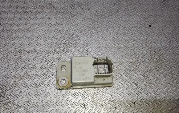 Toyota Avensis T250 Light washer relay 8594205040