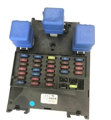 Nissan Patrol 4W60 Fuse module VB9 1493 3E08