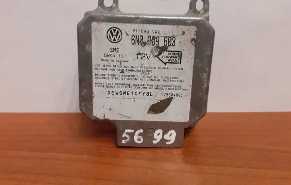 Volkswagen PASSAT B5 Airbag control unit/module 5699 5WK4137
