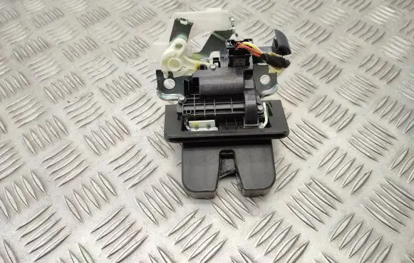 Audi Q2 - Tailgate/trunk/boot lock/catch/latch 81A827505 81A827520
