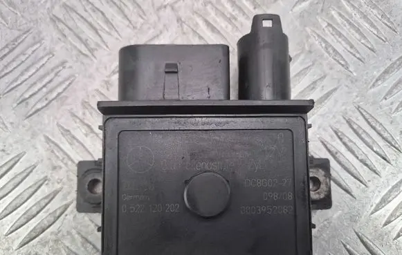 Mercedes-Benz C W204 Glow plug pre-heat relay A6461532579 0003952082 0522120202