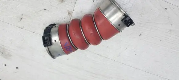 BMW 5 F10 F11 Intercooler hose/pipe 7805401