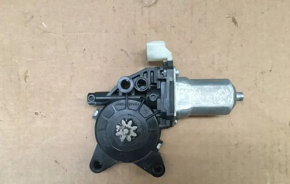 KIA Soul Front door window regulator motor 824501M000 2621004700