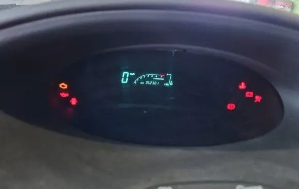 Speedometer (instrument cluster)