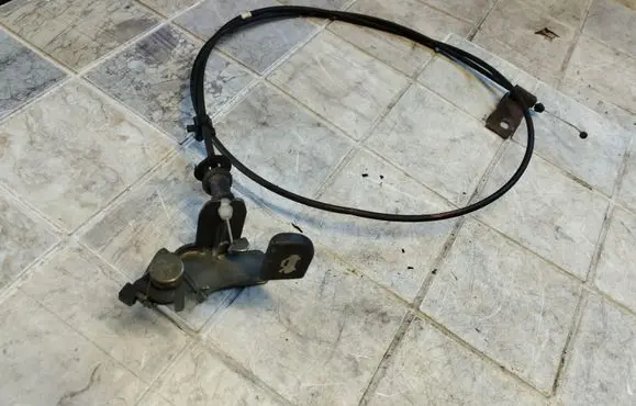Engine bonnet/hood lock release cable