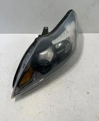 Ford Focus Headlight/headlamp 8M5113D155CE 77R00DC