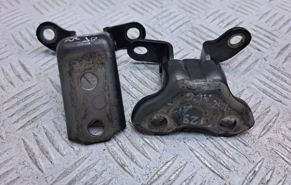 Toyota Verso Rear door hinge set 687600H010 687800H010