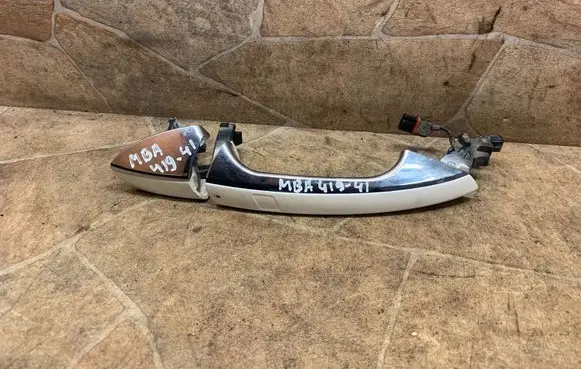 Mercedes-Benz GL X166 Front door exterior handle A2047600620