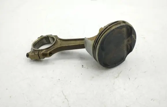 Maserati Quattroporte Piston with connecting rod