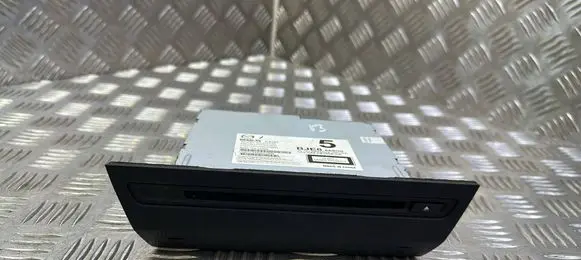 Mazda 3 II CD/DVD changer BJE8669G0