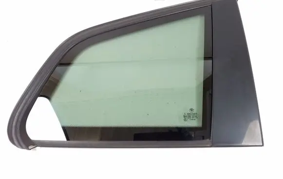 BMW X3 E83 Rear side window 3413912