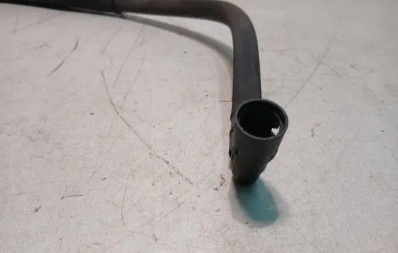 Opel Astra H Fuel line pipe GME98829