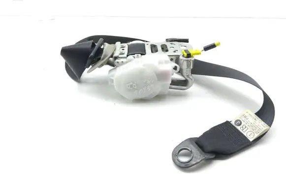Lexus IS 220D-250-350 Front seatbelt 7M7750P 137445 J090331