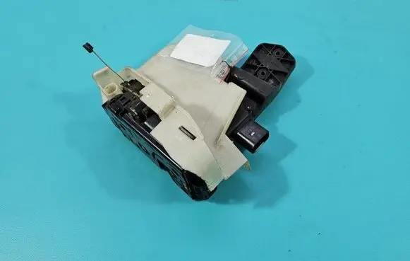 Volkswagen PASSAT B5.5 Front door lock 3B0837868 IMPRK1496585