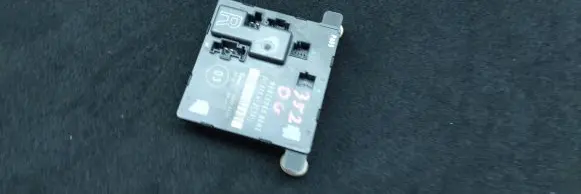 Mercedes-Benz E W211 Door control unit/module 2118704126 90890000 ZN38S303083M