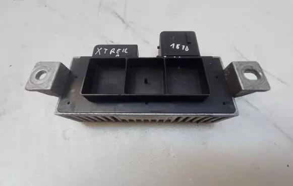Nissan X-Trail T32 Glow plug pre-heat relay 271206395R