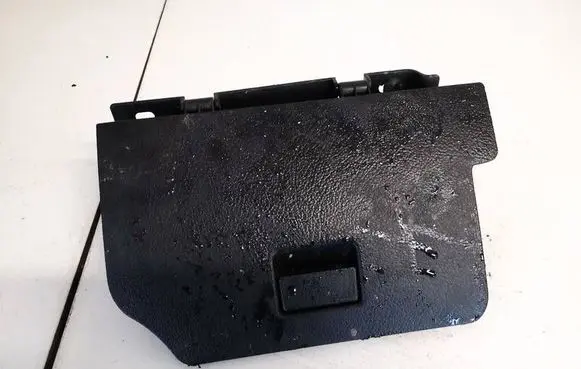 Glove box