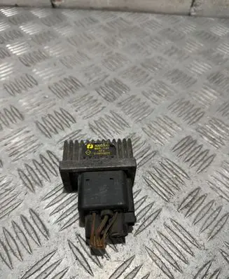 Mitsubishi Space Wagon Glow plug pre-heat relay 7700115078