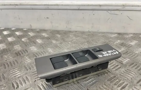 Nissan Pathfinder R51 Electric window control switch 25401FR302