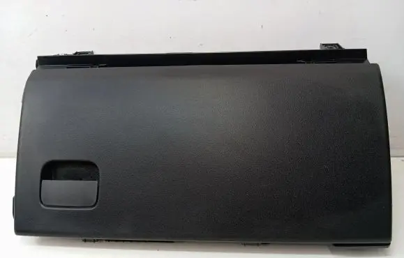 Land Rover Discovery 5 Glove box HY32060K63B