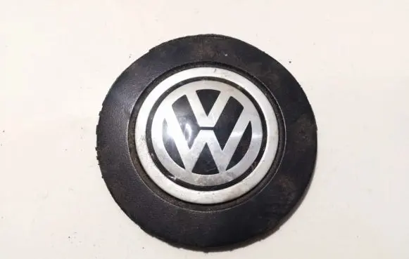 Volkswagen PASSAT B4 Manufacturer badge logo/emblem 
