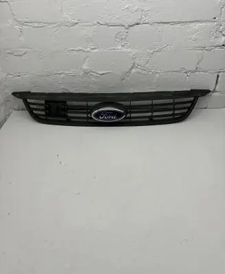 Ford Focus Front bumper upper radiator grill 8M518200BD 8M518200AD