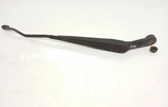 Suzuki Grand Vitara II Front wiper blade arm 5827