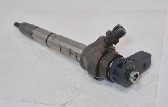 Skoda Superb B8 (3V) Fuel injector 04L130277AC 0445110469
