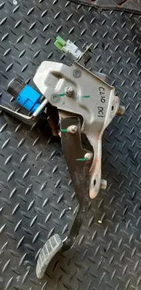 Renault Clio IV Clutch pedal 465033591R